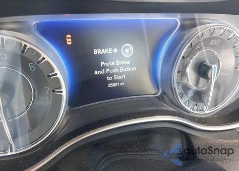 2018 Chrysler 300 Limited z USA, uszkodzony, nr VIN 2C3CCAEG2JH148877